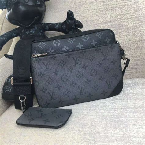 trio passeggino louis vuitton prezzo|Trio Messenger Monogram Eclipse .